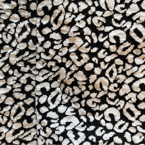 H&M Textured Long Sleeved Dress w/Pockets in Black & White Size Small (EUC) - Picture 8 of 16